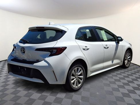 Used 2024 Toyota Corolla SE FWD image 6