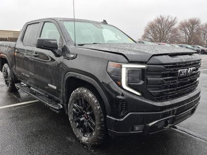 Used 2022 GMC Sierra 1500 Elevation w/ LPO, Elevation Black Package