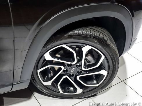 Used 2025 Chevrolet Trax RS w/ Sunroof Package FWD image 11