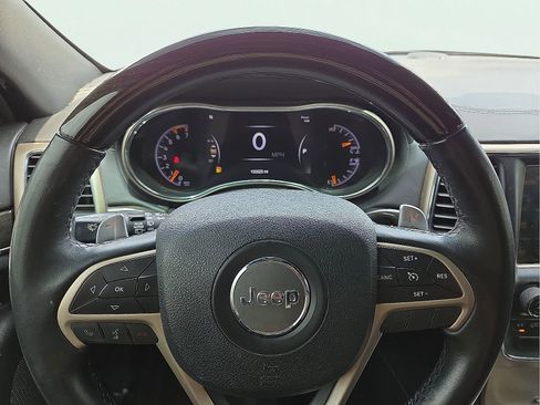 Used 2014 Jeep Grand Cherokee Overland AWD/4WD image 24