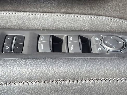 Used 2021 GMC Yukon Denali w/ Advanced Technology Package image 23