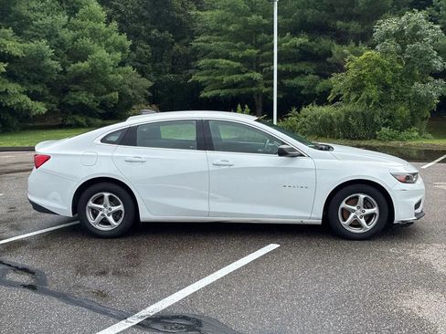 Used 2018 Chevrolet Malibu LS FWD image 4