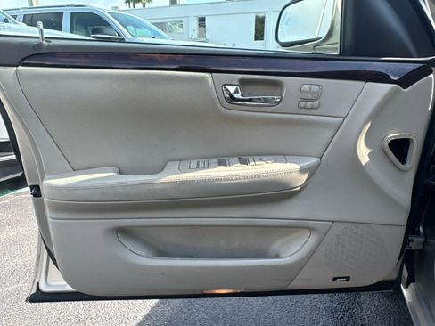 Used 2008 Cadillac DTS image 11