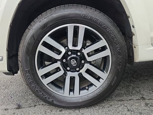 Used 2019 Toyota 4Runner Limited image 28