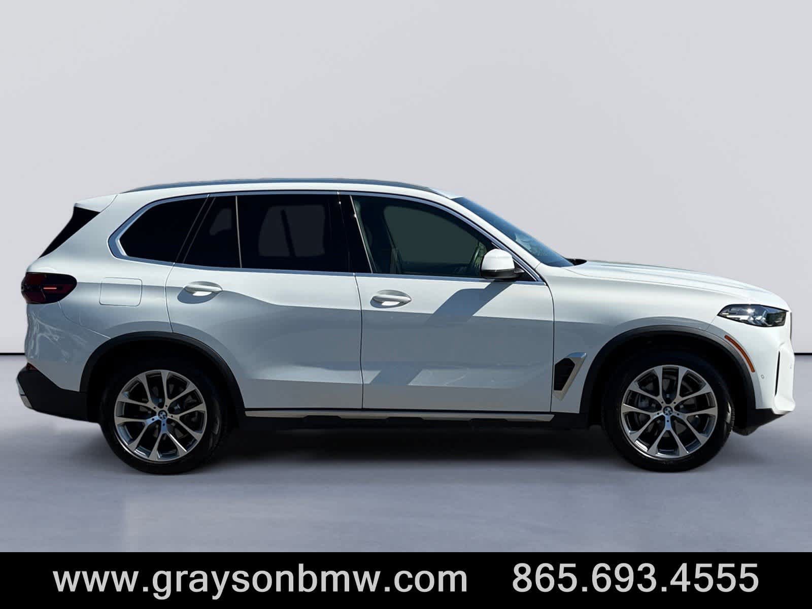 Used 2024 BMW X5 xDrive40i AWD/4WD image 2