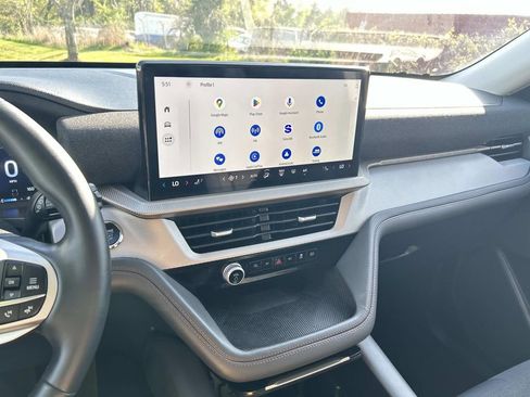 Used 2025 Ford Explorer Active image 24