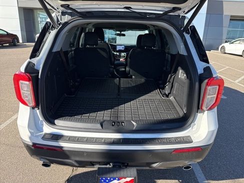 Used 2023 Ford Explorer XLT w/ Equipment Group 202A image 7