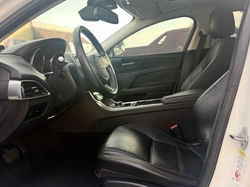 Used 2017 Jaguar XE Prestige RWD image 16