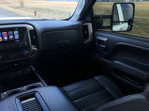 Used 2017 GMC Sierra 3500 Denali w/ Duramax Plus Package image 27