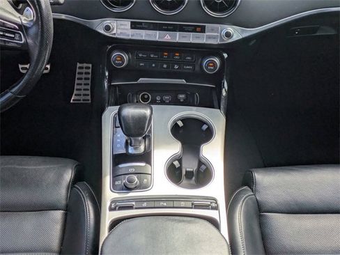 Used 2018 Kia Stinger GT2 image 18
