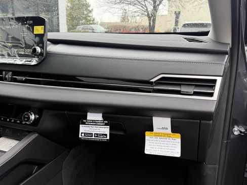 Used 2025 Mitsubishi Outlander SE image 29