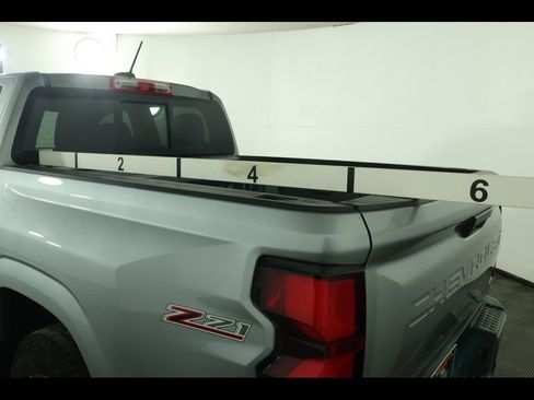 Used 2024 Chevrolet Colorado Z71 w/ Z71 Convenience Package 2 AWD/4WD image 10