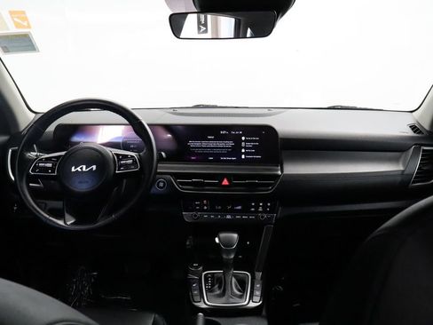 Used 2024 Kia Seltos EX FWD image 26