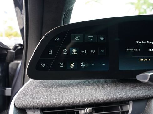 Used 2024 Lucid Air Pure RWD image 30