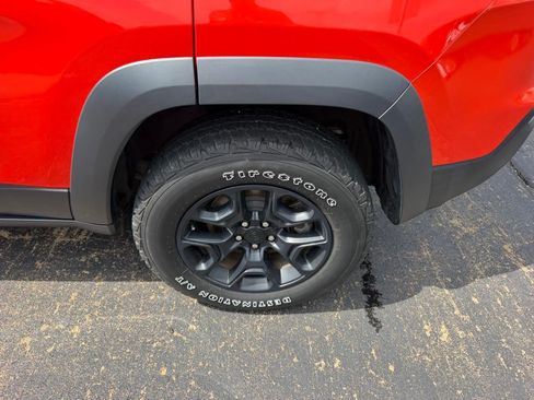 Used 2021 Jeep Cherokee Trailhawk w/ Premium Leather Package AWD/4WD image 7