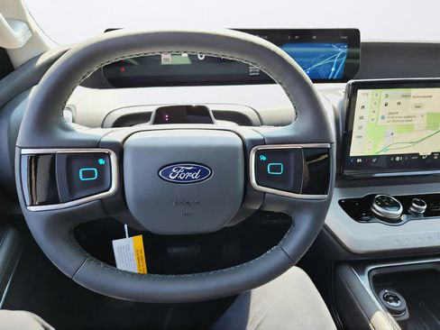 New 2026 Ford Expedition Active AWD/4WD image 16