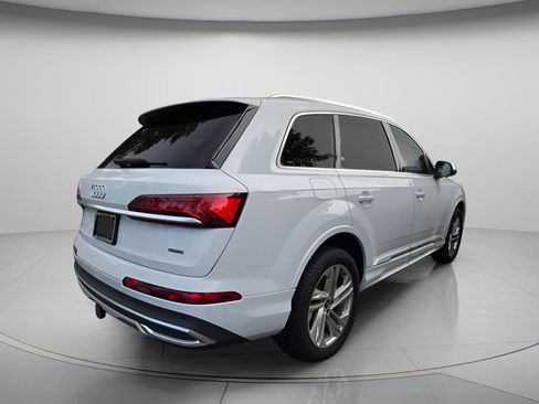 Used 2023 Audi Q7 2.0T Premium w/ Towing Package AWD/4WD image 5