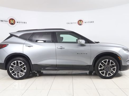 Used 2025 Chevrolet Blazer RS w/ Enhanced Convenience Package AWD/4WD image 2