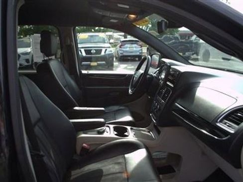 Used 2019 Dodge Grand Caravan SXT FWD image 25
