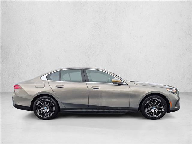 Used 2024 BMW i5 eDrive40i w/ Premium Package RWD image 4