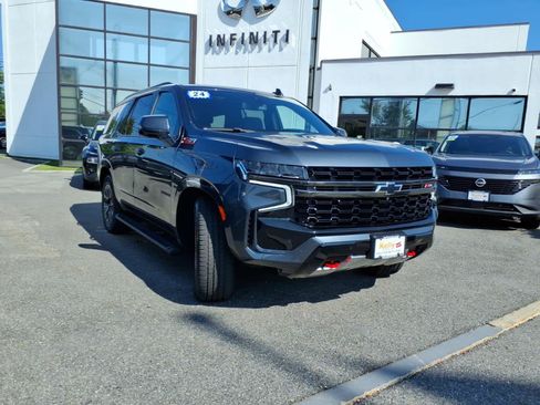 Used 2021 Chevrolet Tahoe Z71 w/ Luxury Package AWD/4WD image 3