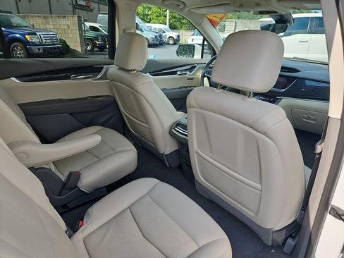 Used 2021 Cadillac XT6 Premium Luxury FWD image 11