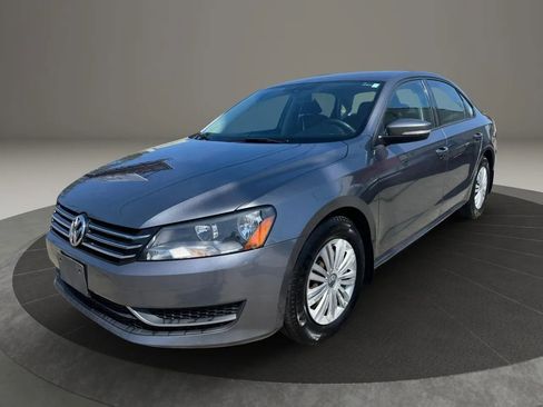 Used 2015 Volkswagen Passat 1.8T S image 1