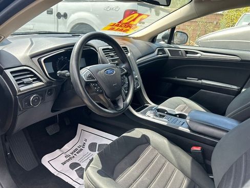 Used 2020 Ford Fusion SE FWD image 11