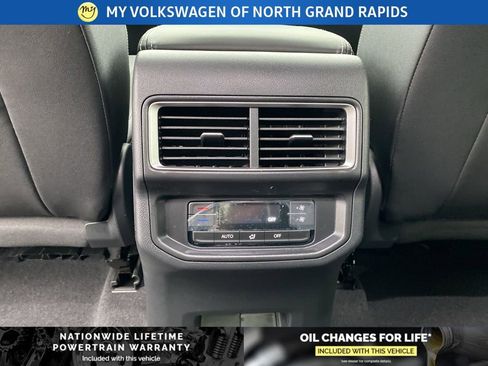 New 2026 Volkswagen Atlas SE image 18