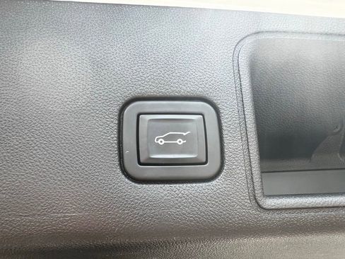Used 2020 GMC Terrain SLE w/ Driver Convenience Package FWD image 13