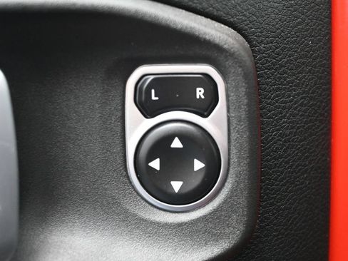 Used 2021 Jeep Wrangler Unlimited Rubicon AWD/4WD image 12