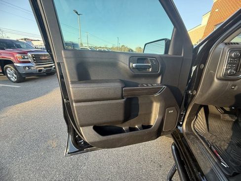 Used 2021 Chevrolet Silverado 1500 LT Trail Boss w/ Convenience Package II image 17