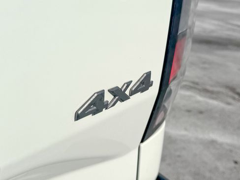 Used 2022 Nissan Frontier S image 12