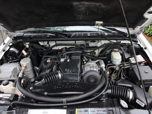 Used 2002 Chevrolet S10 Pickup LS w/ LS Preferred Equipment Group image 16