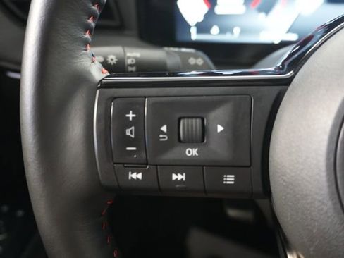 Used 2025 Nissan Kicks SR w/ SR Premium Package image 15