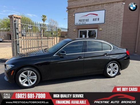 Used 2018 BMW 330i Sedan w/ Convenience Package RWD image 3