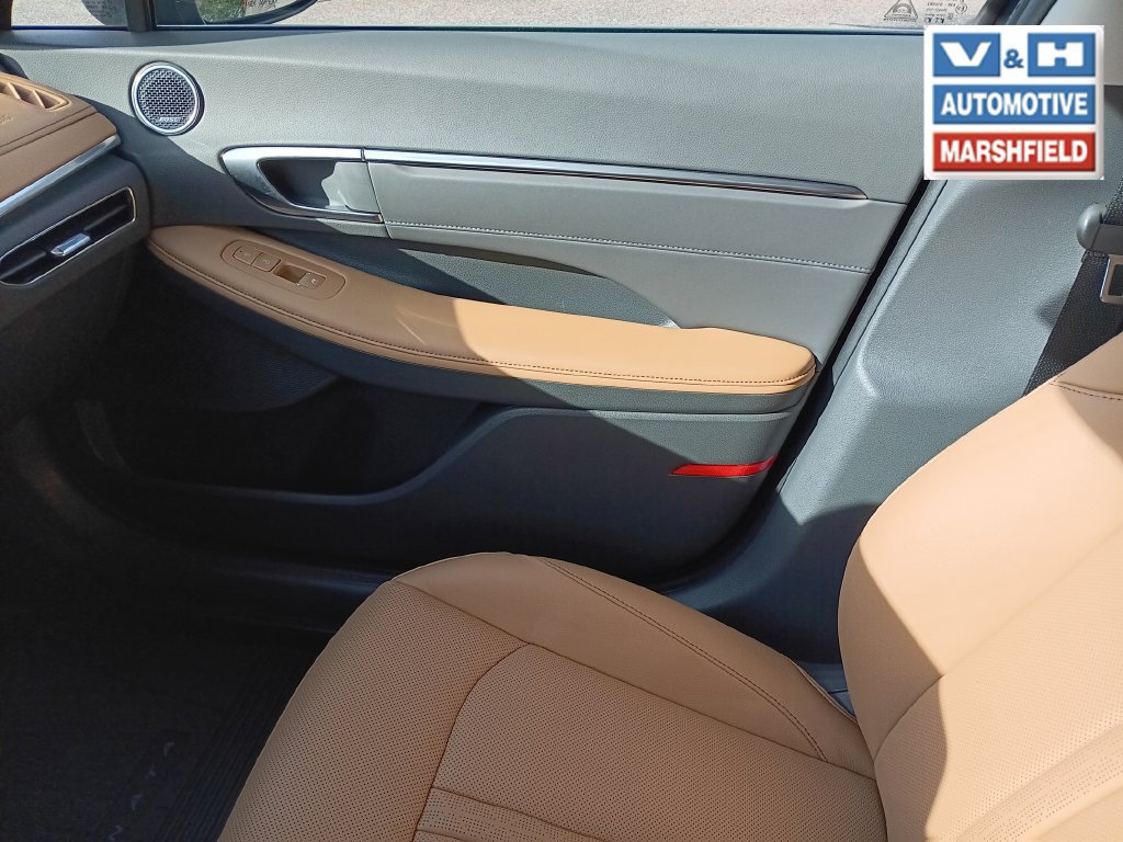 Used 2023 Hyundai Sonata Limited w/ Cargo Package FWD image 16