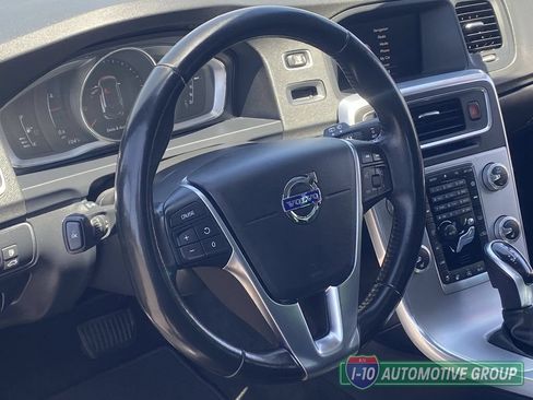 Used 2018 Volvo V60 T5 Dynamic w/ Vision Package FWD image 23