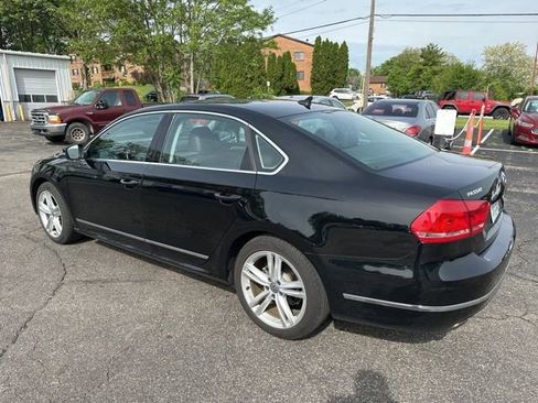Used 2015 Volkswagen Passat 1.8T SE FWD image 2