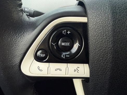 Used 2017 Toyota Prius Prime Advanced FWD image 25