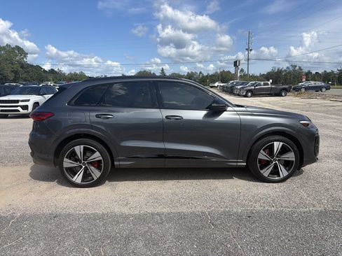 Used 2025 Audi SQ5 Premium Plus AWD/4WD image 7