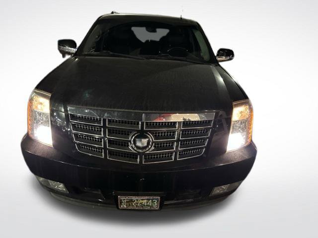 Used 2012 Cadillac Escalade ESV Luxury AWD/4WD image 5