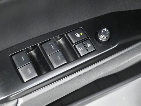 Used 2025 Toyota Camry XSE image 4