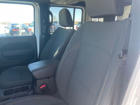 Used 2025 Jeep Wrangler Sport S image 36