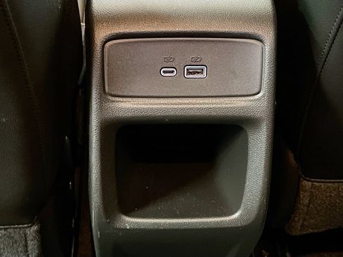 Used 2024 Chevrolet Trax RS w/ Sunroof Package FWD image 25
