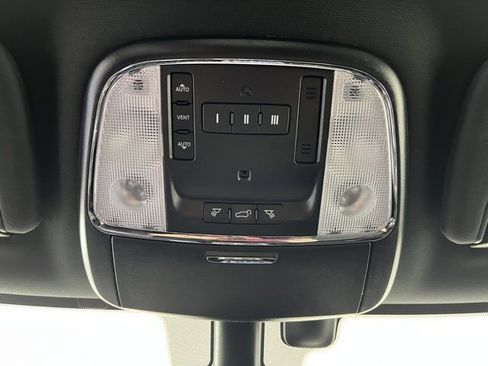 Used 2020 Jeep Grand Cherokee Limited image 38