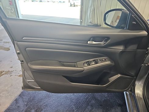 Certified 2025 Nissan Altima 2.5 SV FWD image 26
