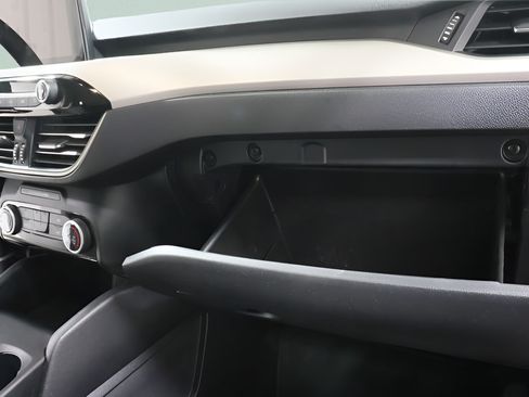 Used 2022 Ford Escape SE FWD image 30