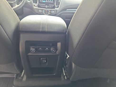Used 2018 Chevrolet Traverse LT FWD image 14