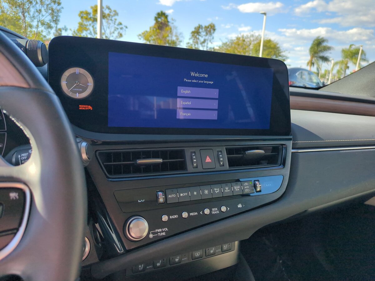 Used 2023 Lexus ES 350 Ultra Luxury w/ Accessory Package (Z1) FWD image 21